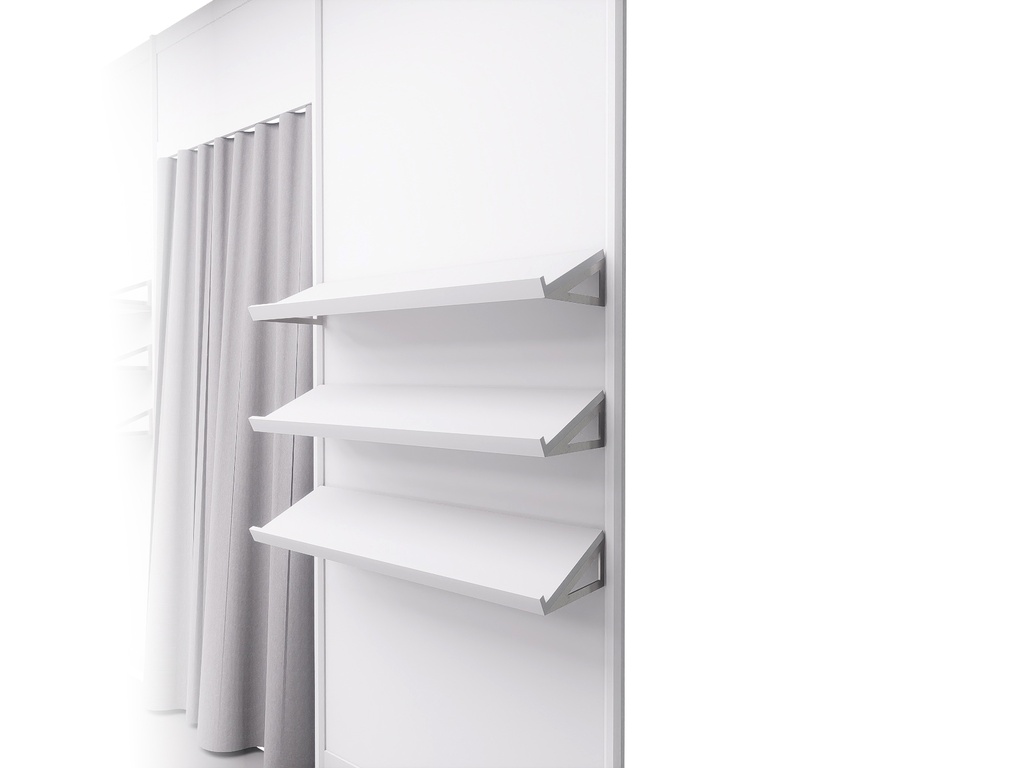 162 Trois étagères inclinées